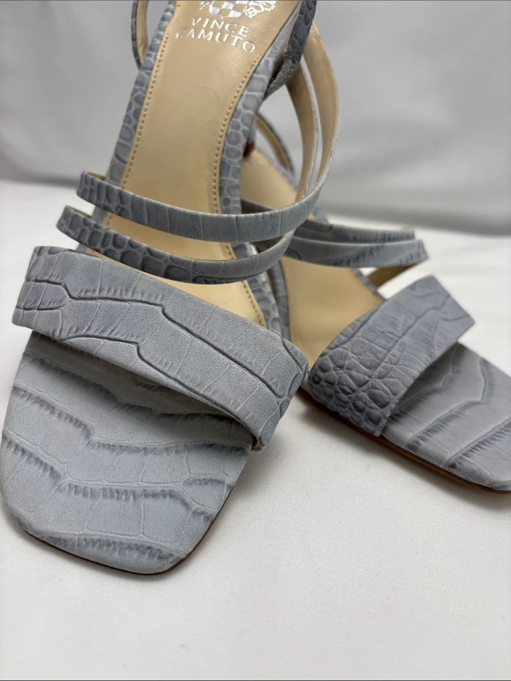Vince Camuto Women’s 9 Light Gray Croc-Embossed‎ Strappy Slingback Heels #334